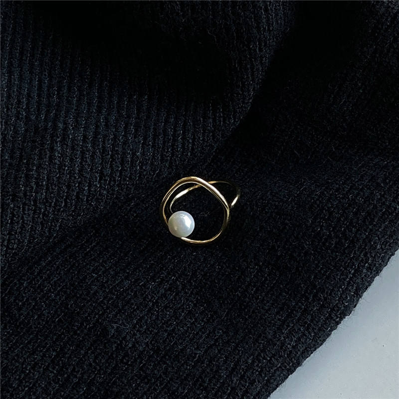 Geometric Pearl Ring