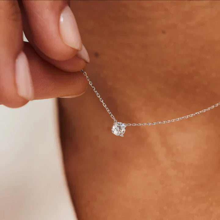 Cléa Moissanite Stone Necklace